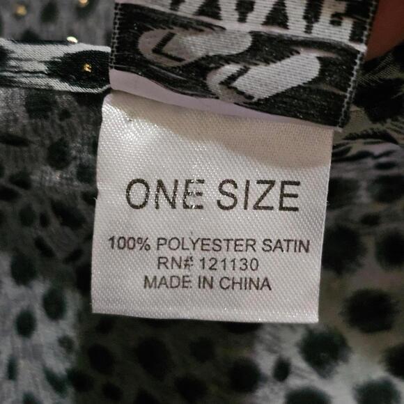 Emme Jordan Beach White Leopard Print Cover Up - Picture 10 of 11